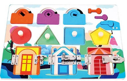 TABLICA SENSORYCZNA DREWNIANA Z ZAMKAMI DO ODKRYWANIA MOTORYKI DZIECKA