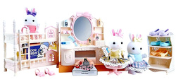 KRÓLIK FIGURKA ZESTAW SYPIALNIA Z MEBELKAMI UBRANKA PREZENT DLA DZIEWCZYNKI