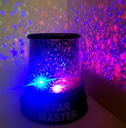 LAMPKA NOCNA MASTER PROJEKTOR GWIAZD LAMPA NA BATERIE DO POKOJU DLA DZIECI