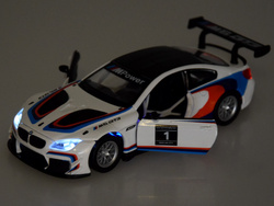 Auto metalowe model sportowe BMW M6 GT3 skala 1:32  światło dźwięk ZA4613