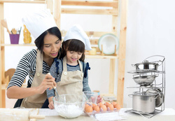 GARNKI METALOWE DO ZABAWY STOJAK MASTERCHEF JUNIOR